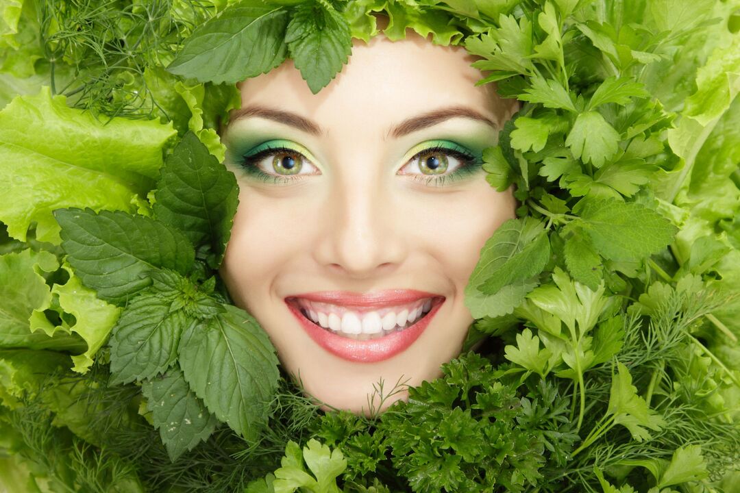 Kulit wajah muda, sehat dan cantik berkat penggunaan herbal yang bermanfaat
